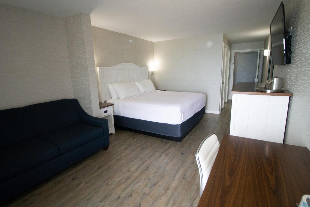 The Baywatch Resort Traverse Stadt Zimmer foto