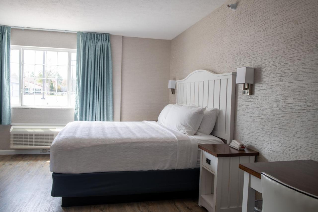 The Baywatch Resort Traverse Stadt Zimmer foto