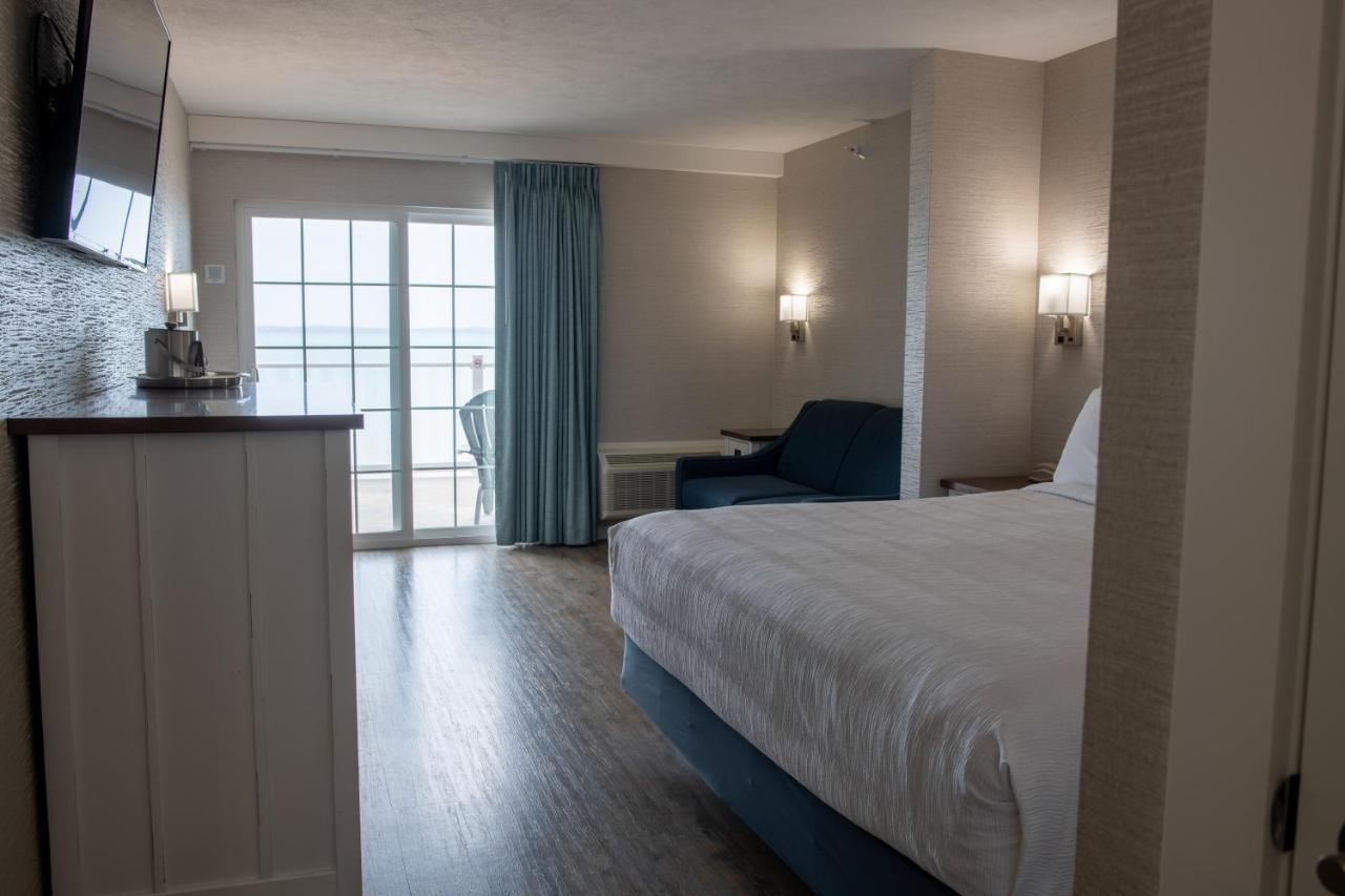 The Baywatch Resort Traverse Stadt Zimmer foto